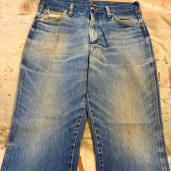 Vintage 1980s Beautifully faded Wrangler Jeans Measure 31/32x29 - Picture 2 of 6
